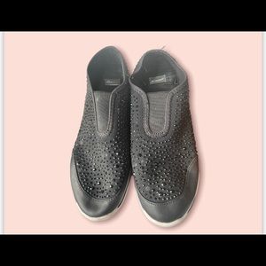 Small wedge sparkly slide in shoe